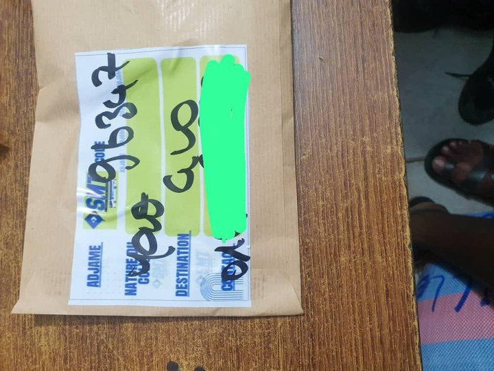 Colis SMT Code déposé à Adjamé